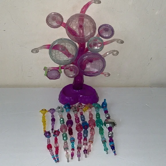 Twisty Petz, Series 3, Enchanted Jewelry Tree withTWISTY PETZ.